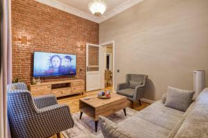 Premium House, 3BR, Renovated, Best Loc Kadky