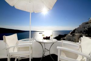 Finesse Suites Santorini Greece