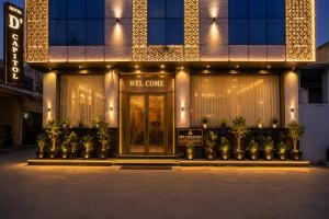 Hotel DCapitol Premirer- Near Delhi Aerocity Free Airport Pickup