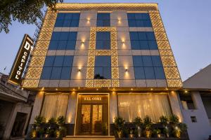 Hotel DCapitol Premirer- Near Delhi Aerocity Free Airport Pickup