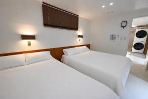 Still Wood Mapo Hanok - Entire 100-year Hanok, Sleeps 11