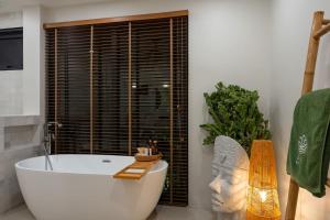 Villa Zen - 3 BR Private Pool and Greenery