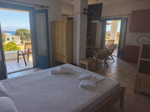 Spacious studio with big kitchen and Sea view!