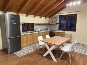 Almondhouse kastoria