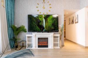 Modern 2BR with Balcony and City View in Yas Island