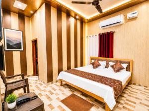 Shree Ram Aadhar Restaurant and Guest House - 15 mints From Ram Temple