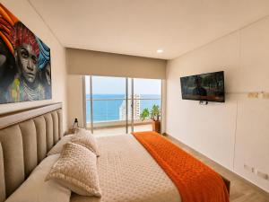 20th Floor Ocean View with Pool and near Walled City