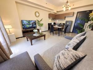 Big 1BR Balcony -60sqm-PET -Parking -MOA,PICC,CCP,WTC,AIRPORT