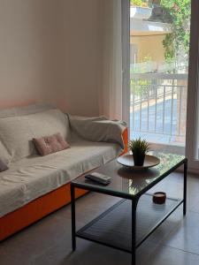 Cozy Apartment with Work-Space in Thessaloniki