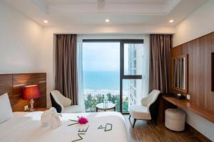Khách Sạn HOLIDAY CỬA LÒ