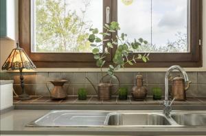 Apartment Garden in Villa Fioretta Your Countryside Escape with Shared Pool near Alghero