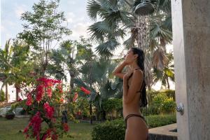 Ban Laem Set-Beachfront-4 Bedrooms