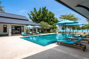 Ban Laem Set-Beachfront-4 Bedrooms
