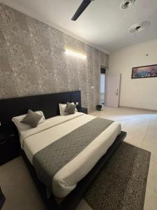 Aamantran Hotel