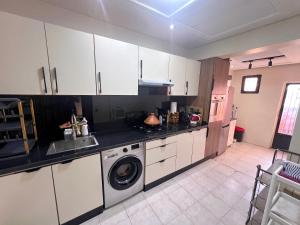 Beautiful family apartment near Amoud and McDonalds