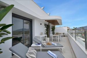 Luxe Penthouse Panoramic Sea View, Spa & Gym