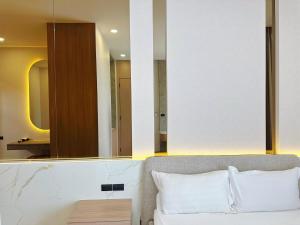 Luxury 6-Bedroom Pool Villa with Elevator in Pattaya-Near the Sea-Internet-Famous Restaurants