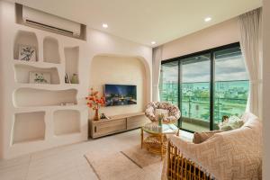 Hestia Living-2BR River View at DeLaSol District 4