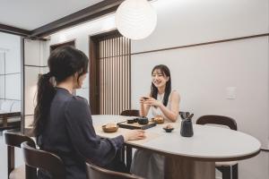 Maximum 10 people Specialized for family accommodation with babies 3 minutes from Seomyeon Station Free luggage storage Pick up and off service Jacuzzi