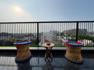 Modern Apartment in Gurugram Near Metro with Rooftop View, Designer Decor & Prime Location for Business or Leisure Stays