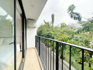 The WestLake Collection - Hanoi Home 5 Lakeside Apt