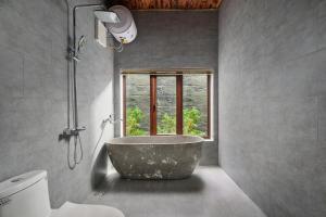 TOM Senerity Homestay
