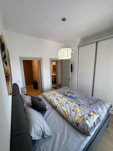 Exclusive Central Street Apartment with Pool