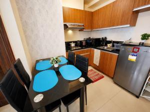 Pet-Friendly Manila Bay View 1BR with Balcony at Radiance