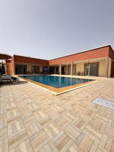 Pavillon chic avec piscine privée