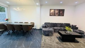 Moderne - Reihenmittelhaus - 4 Min zur City