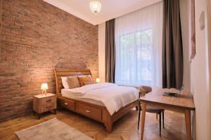 Historical Building at the Iconic Tram Street, 3BR