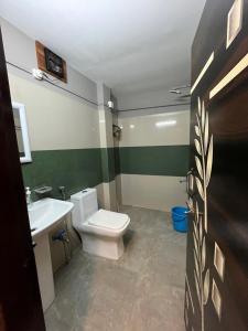 The Cozy Chapter Homestay, 2 BHK Premium Luxury Unit Near Downtown Hospital & GS Road