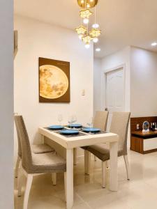Luxury Sunset Riverside 2BR Mornachy Da Nang