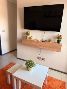 Dep 2 hab- 1 baño -parking privado-aire acondicionado cercano a centros comerciales