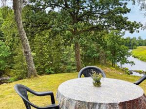 6 person holiday home in MELLERUD-By Traum