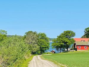 8 person holiday home in UDDEVALLA-By Traum