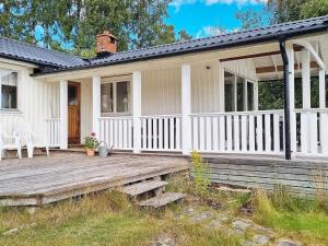 6 person holiday home in SÄFFLE-By Traum