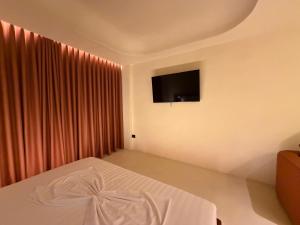 Luxuria City Center Suites