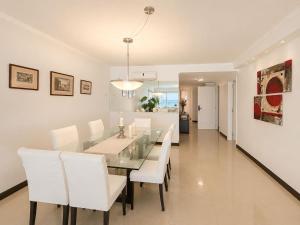 Lujoso Apartamento Frente a la Playa Brava Punta del Este