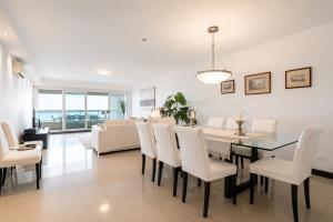 Lujoso Apartamento Frente a la Playa Brava Punta del Este