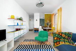 Unique Apartment for 2 Guests in Poznań by Noclegi Renters