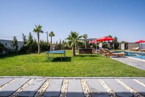 Luxury Villa Pool, Jacuzzi, Billiards & Padel