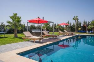 Luxury Villa Pool, Jacuzzi, Billiards & Padel