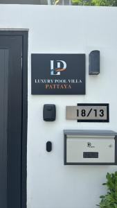Luxury Pool Villa near Pattaya Walking Street