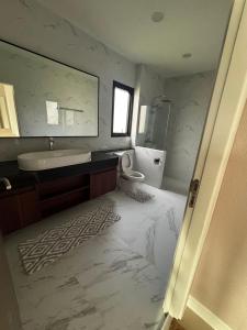 Spacious 3-Bedroom House with Private Pool and Full Accessibility