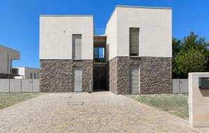 Cozy Apartment In Karigador With Wifi