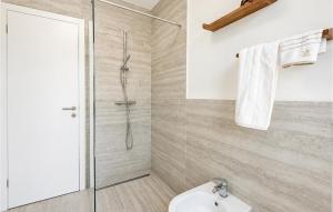 Cozy Apartment In Karigador With Wifi