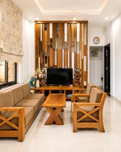Nhà 3 tầng cho thuê giá rẻ
