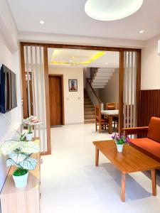 Shivalik Villa 3BHK Luxury Villa Bhimtal Kainchi Dham