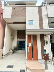 Newly renovated Modern house 3LDK 2 bathrooms and 2 toilets Childrens items available Parking available